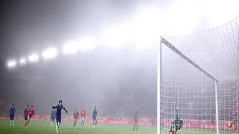 瓜迪奥拉三黄牌累计，蓝狐对决或遭停赛处罚